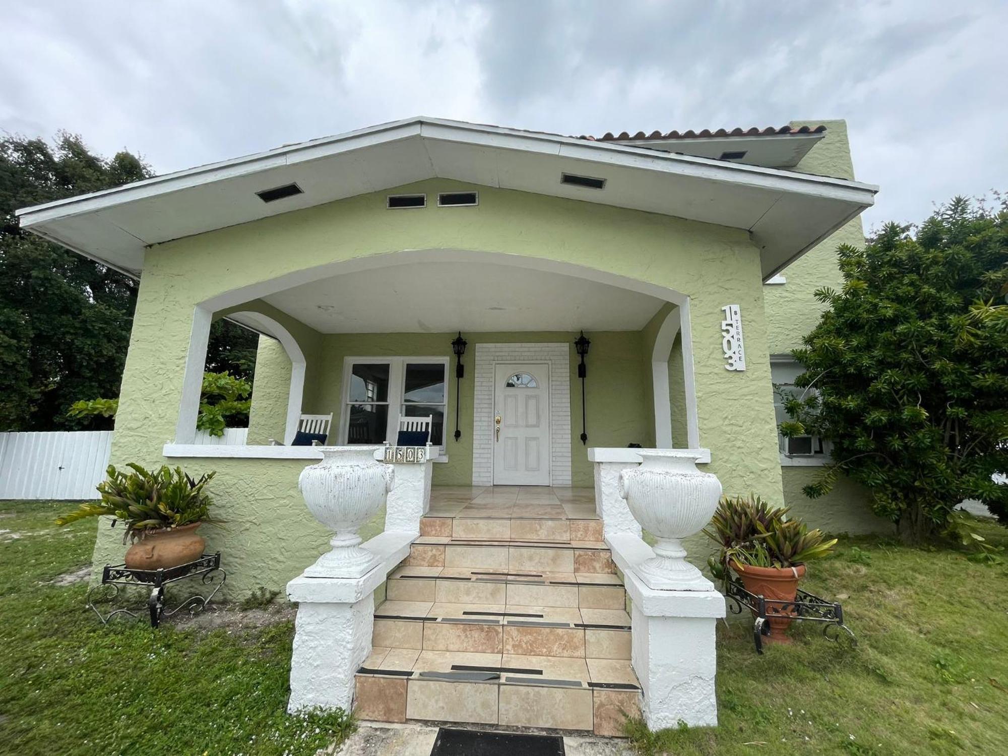Comfy And Spacious With Free Parking Hospedagem domiciliar Miami